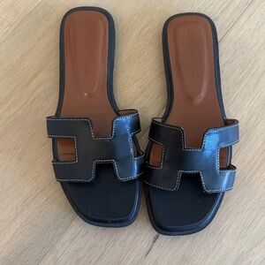 Amazon Black Slide Sandals with H-Strap Design sz 5